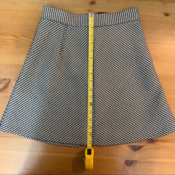 Zara Women Textured Weave Mini Skirt - Picture 4 of 6